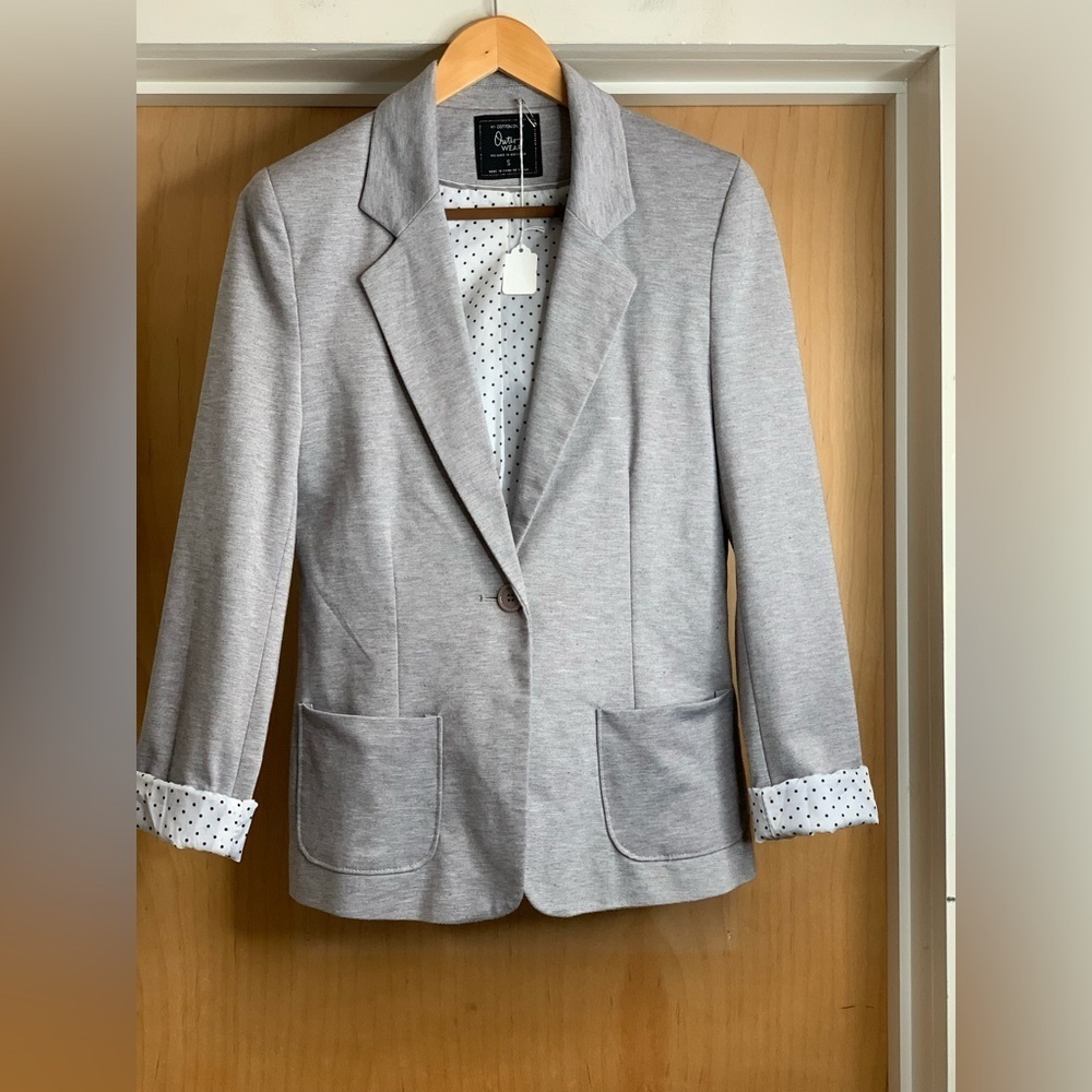 Outer Wear Gray Blazer with Polka Dot Lining.  Size-Small